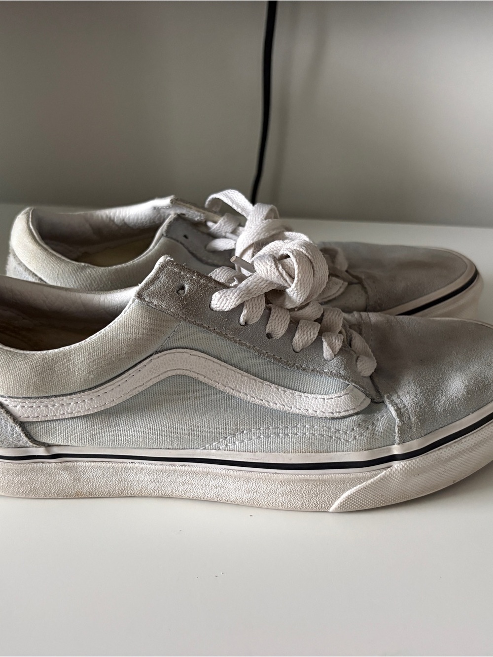 Vans Low-Top Sneakers in Light Gray and White